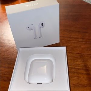 AirPods